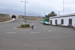 Völlig blödsinniger Tunnel mit sofortiger Kehrtwende im Flachland vonMadeira 